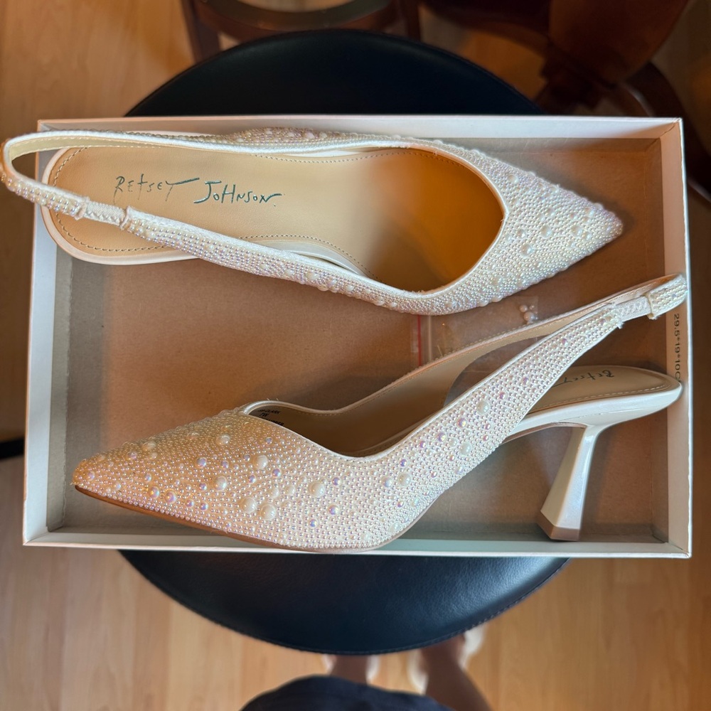 Betsey Johnson Clark Slingback Pump - Picture 4 of 6